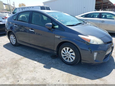 TOYOTA PRIUS PLUG-IN 2014