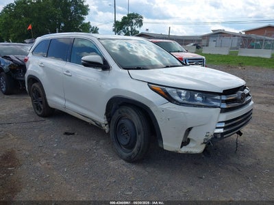 TOYOTA HIGHLANDER 2017