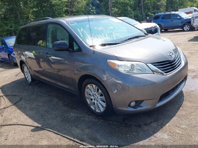 TOYOTA SIENNA 2014