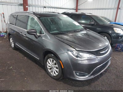 CHRYSLER PACIFICA 2018