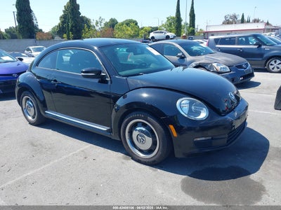 VOLKSWAGEN BEETLE 2012