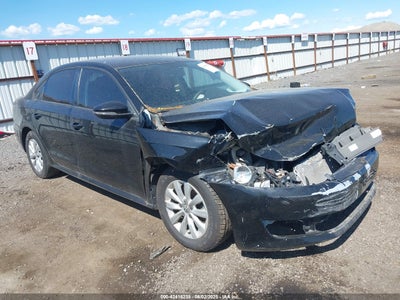 VOLKSWAGEN PASSAT 2012