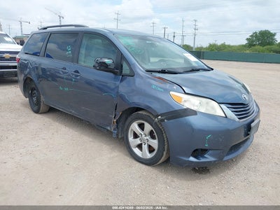 TOYOTA SIENNA 2015