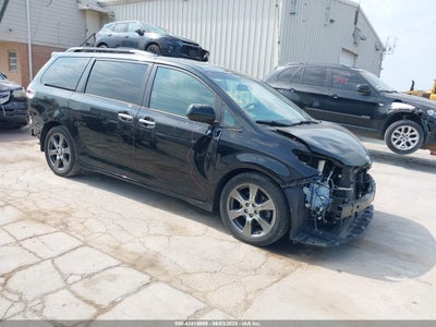 TOYOTA SIENNA 2017