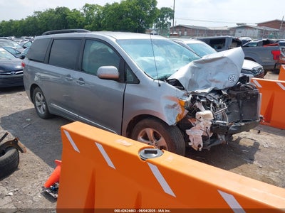 TOYOTA SIENNA 2012