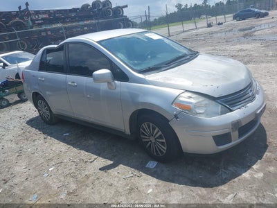 NISSAN VERSA 2011