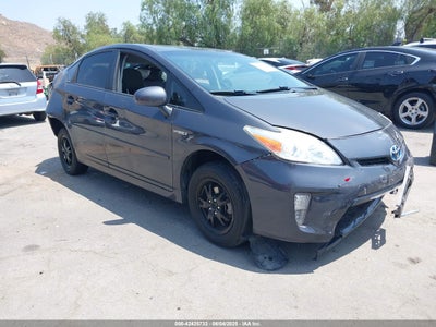 TOYOTA PRIUS 2015