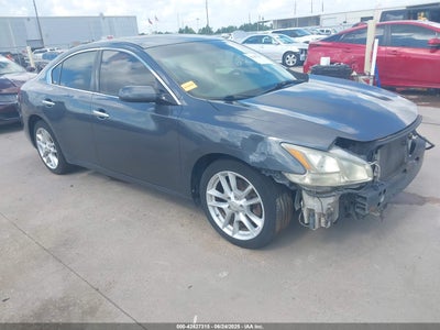 NISSAN MAXIMA 2010