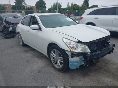 INFINITI G37 2011