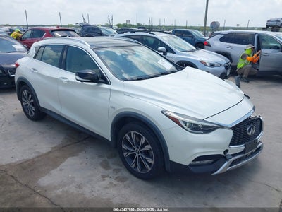 INFINITI QX30 2017