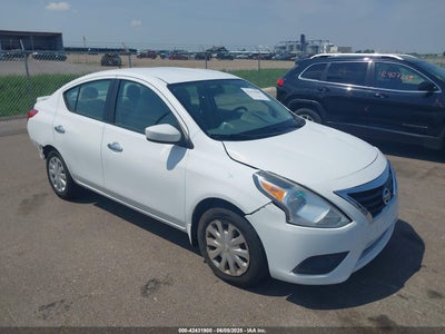 NISSAN VERSA 2015