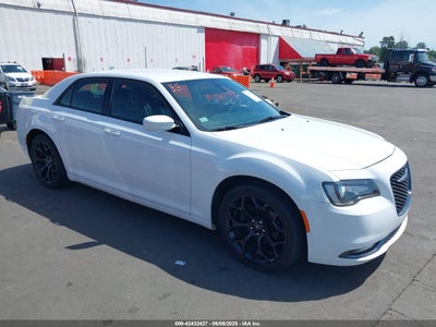 CHRYSLER 300 2019