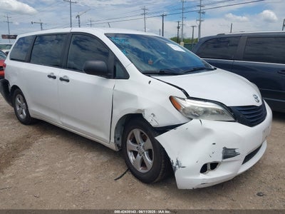 TOYOTA SIENNA 2013