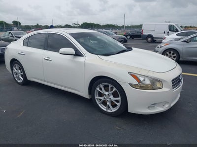 NISSAN MAXIMA 2010