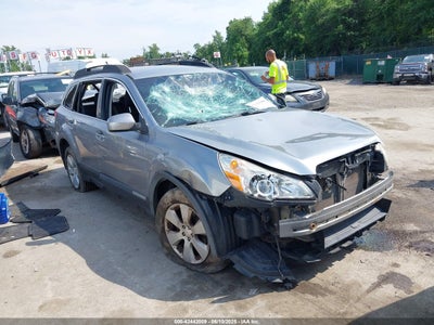 SUBARU OUTBACK 2011