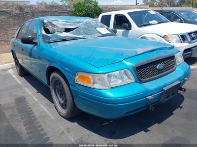 FORD CROWN VICTORIA 2011