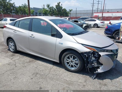 TOYOTA PRIUS PRIME 2019