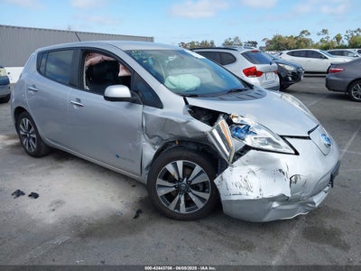 NISSAN LEAF 2017