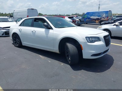 CHRYSLER 300 2020