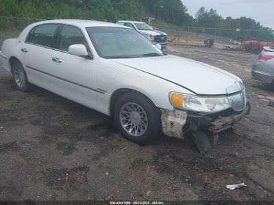 LINCOLN TOWN CAR 2002