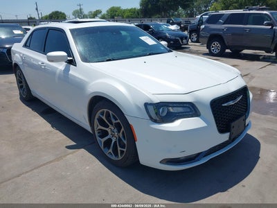 CHRYSLER 300 2015