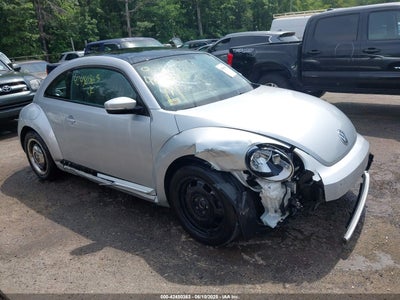 VOLKSWAGEN BEETLE 2013