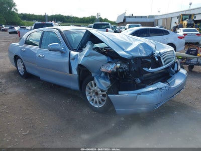 LINCOLN TOWN CAR 2006