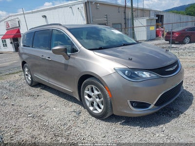 CHRYSLER PACIFICA 2017