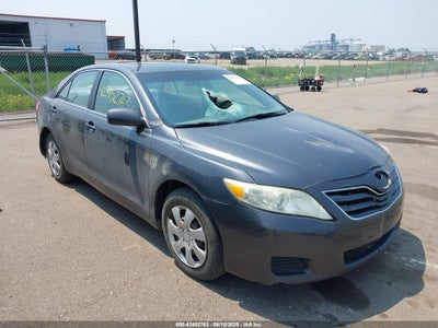 TOYOTA CAMRY 2011