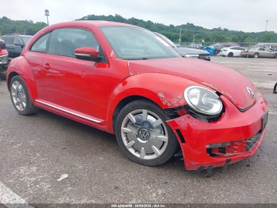 VOLKSWAGEN BEETLE 2012
