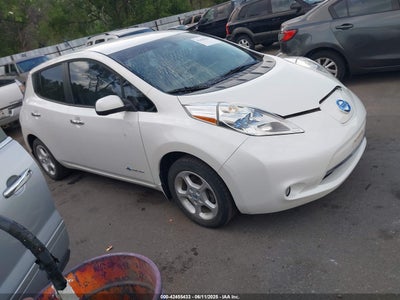 NISSAN LEAF 2013