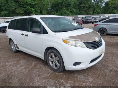 TOYOTA SIENNA 2011