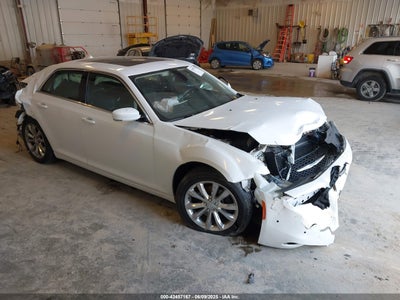 CHRYSLER 300 2015