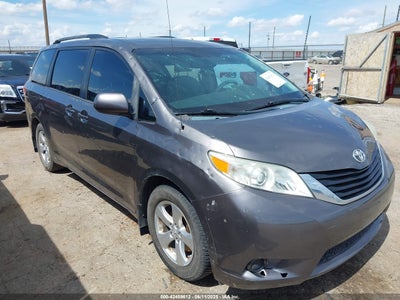 TOYOTA SIENNA 2013