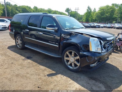 CADILLAC ESCALADE ESV 2011