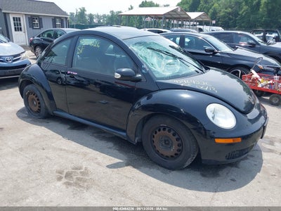VOLKSWAGEN NEW BEETLE 2010