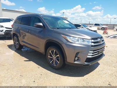 TOYOTA HIGHLANDER 2017