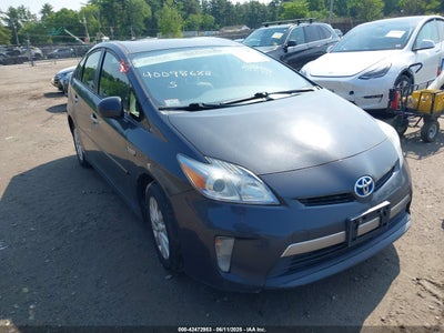 TOYOTA PRIUS PLUG-IN 2014