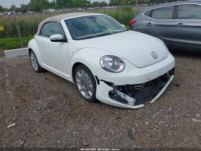 VOLKSWAGEN BEETLE 2015