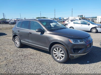 VOLKSWAGEN TOUAREG 2015