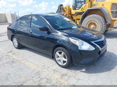 NISSAN VERSA 2016