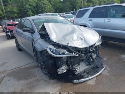 CHRYSLER 200 2015