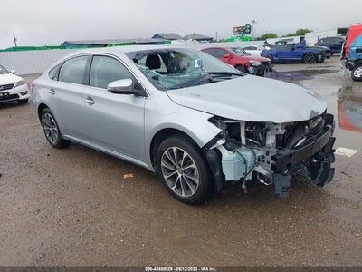 TOYOTA AVALON 2018