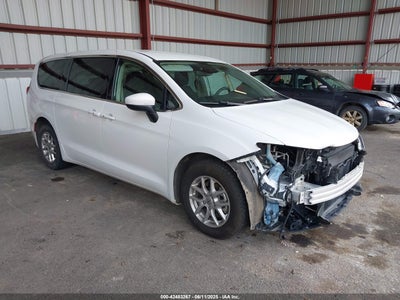 CHRYSLER VOYAGER 2023