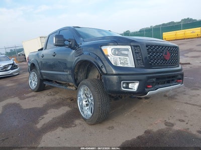 NISSAN TITAN 2017