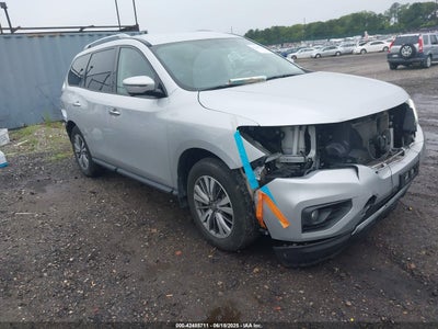 NISSAN PATHFINDER 2019