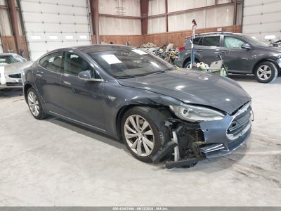 TESLA MODEL S 2016