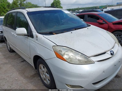 TOYOTA SIENNA 2008