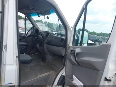 MERCEDES-BENZ SPRINTER 2500 2011
