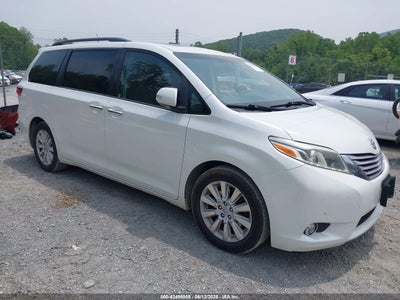 TOYOTA SIENNA 2015